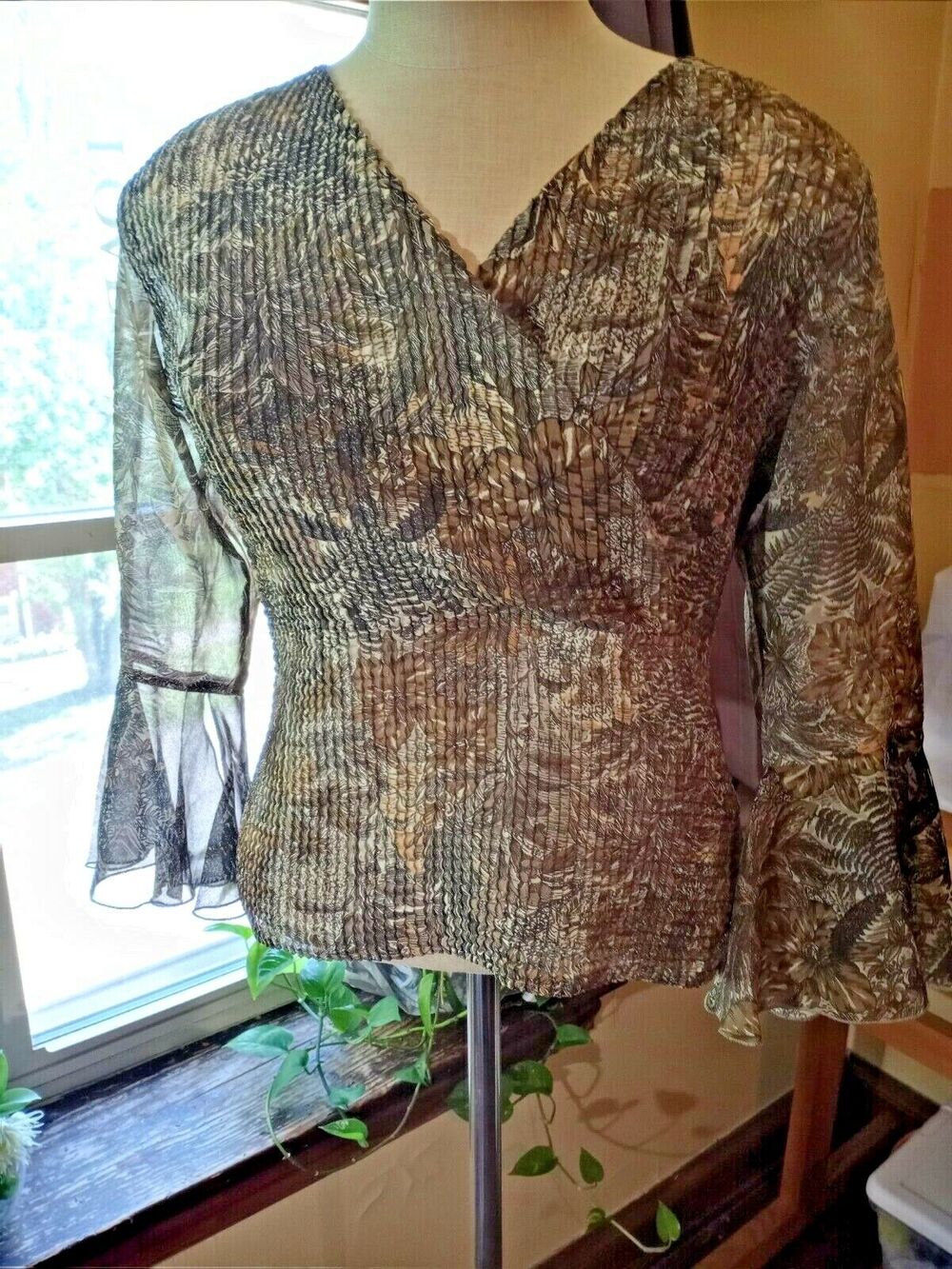 Jennifer Lloyd 3/4 Bell Sleeve V Neck Brown & White Floral Blouse Size XL